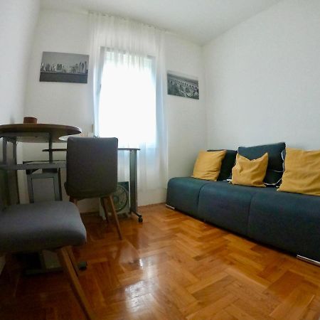 Sunny Apartment By The Beach Kaštel Štafilić Esterno foto