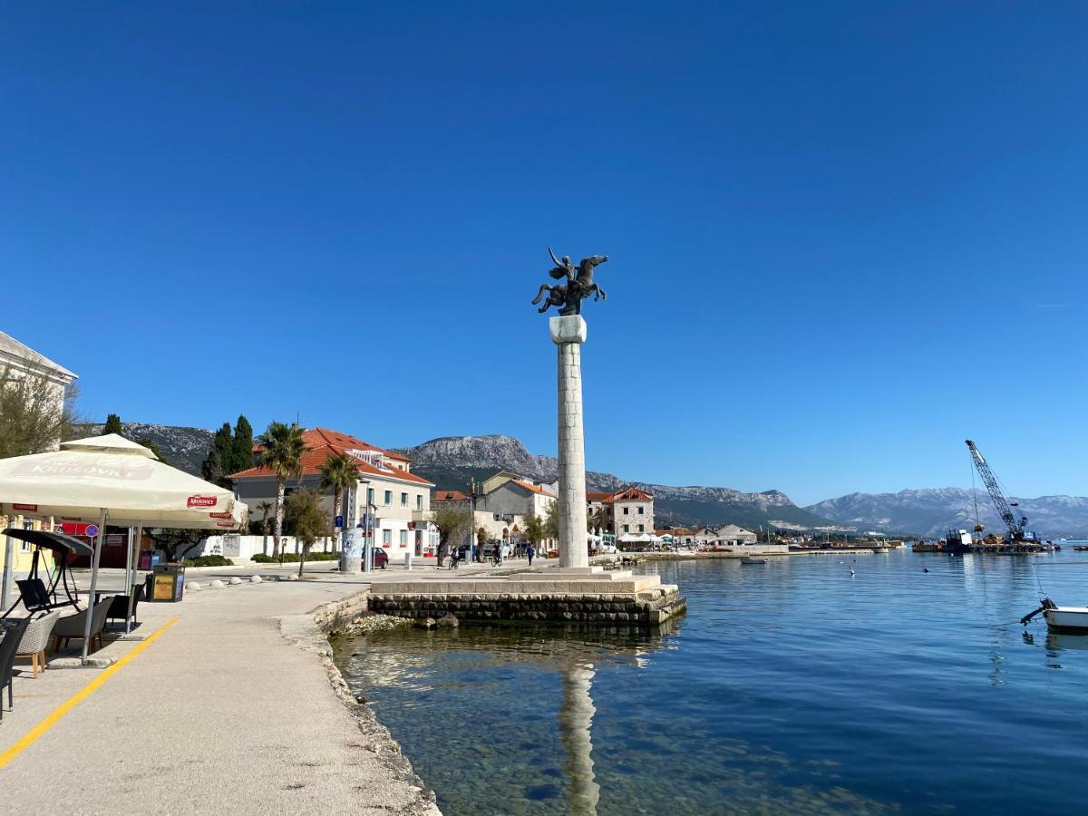 Sunny Apartment By The Beach Kaštel Štafilić Esterno foto