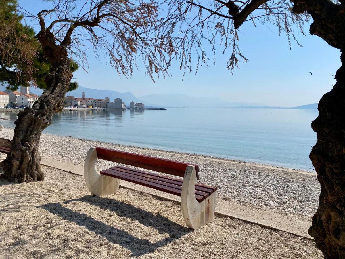Sunny Apartment By The Beach Kaštel Štafilić Esterno foto