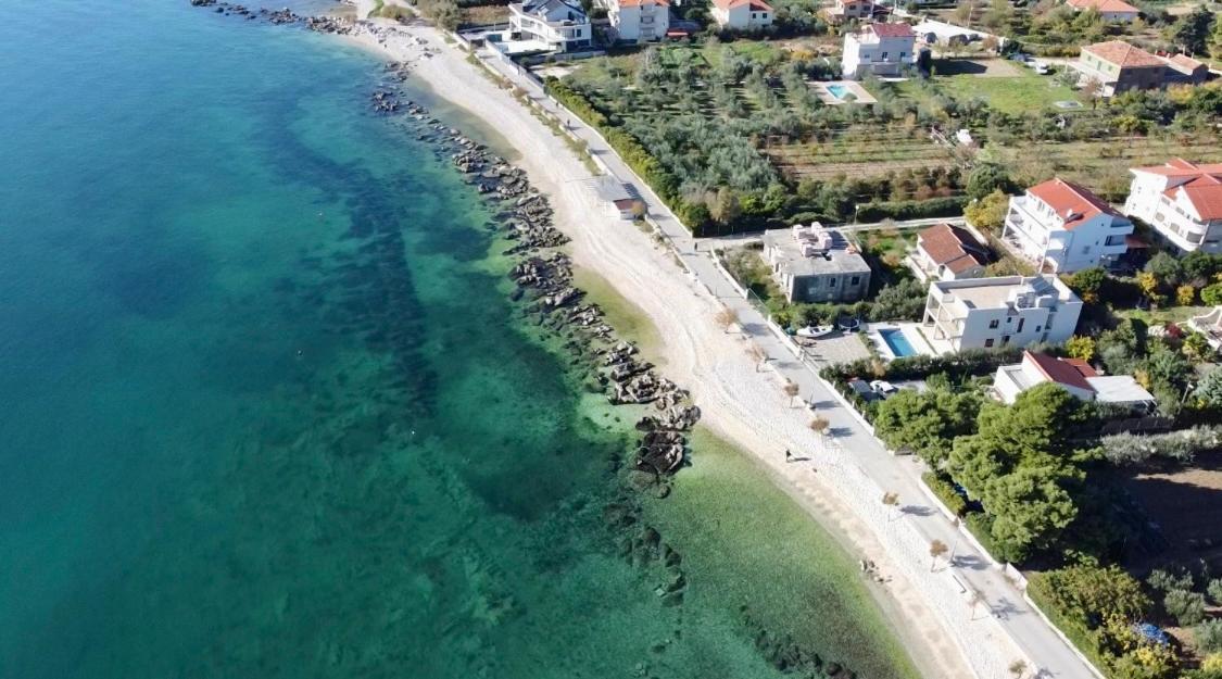 Sunny Apartment By The Beach Kaštel Štafilić Esterno foto