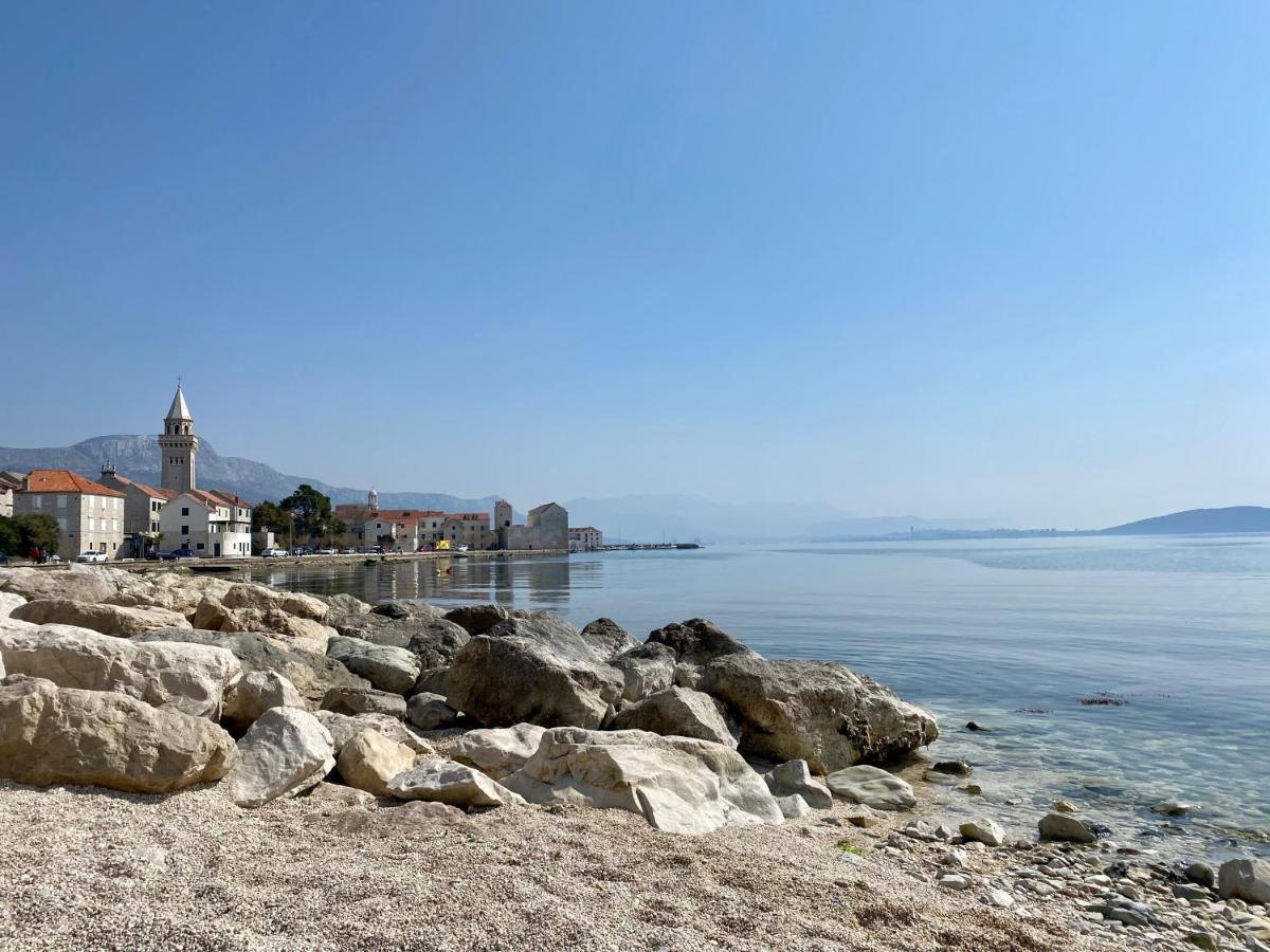 Sunny Apartment By The Beach Kaštel Štafilić Esterno foto